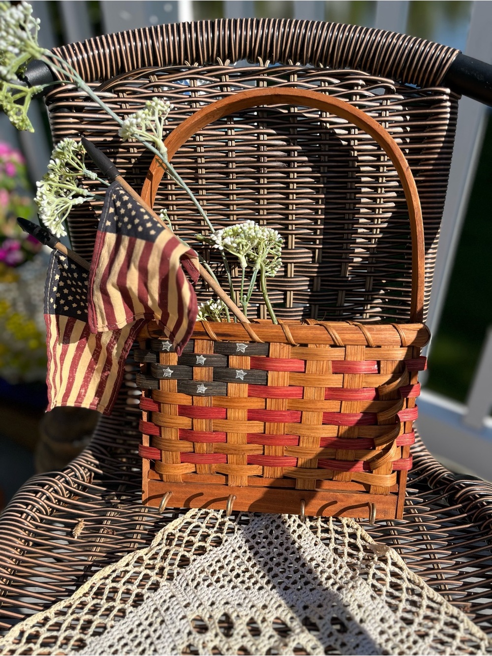 Vtg Handwoven Patriotic Basket Tote and key holder, etc  w/ flags and greenery!